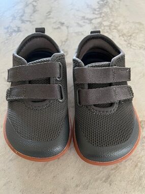NWOT Kids Gray Mesh Double-Strap Sneakers